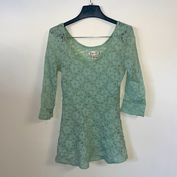 Floral lace sea foam quarter sleeve shirt - Picture 1 of 3